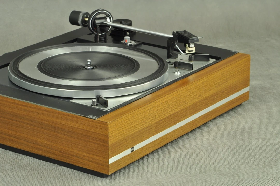 Dual 1218 original plinth